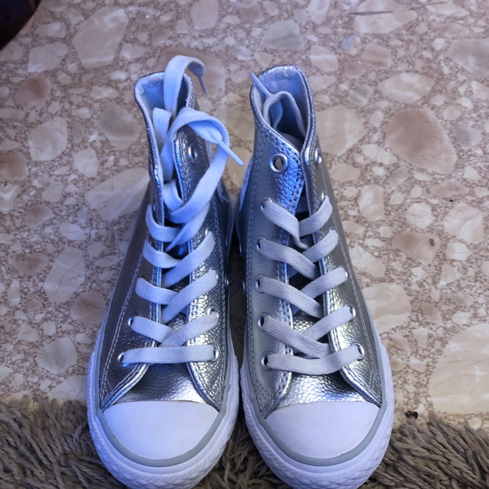 Converse - Picture 3 of 3